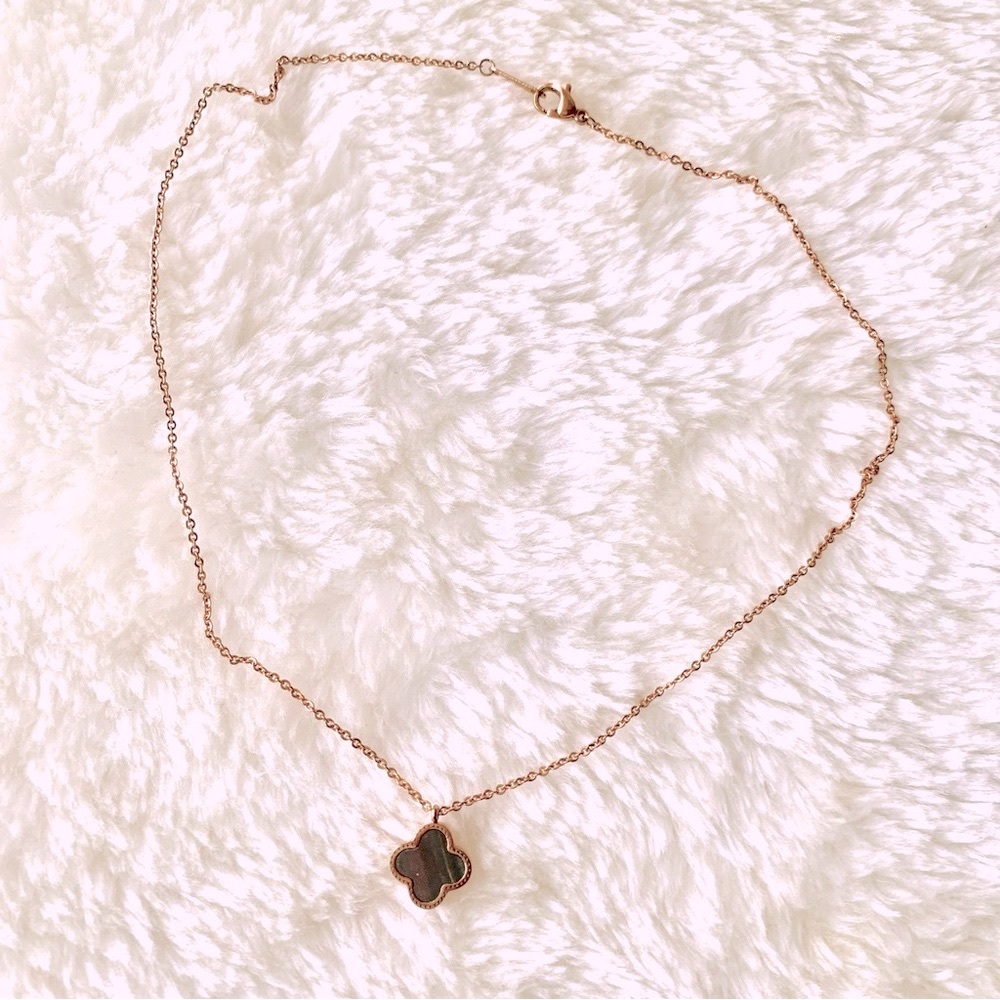 Clover necklace